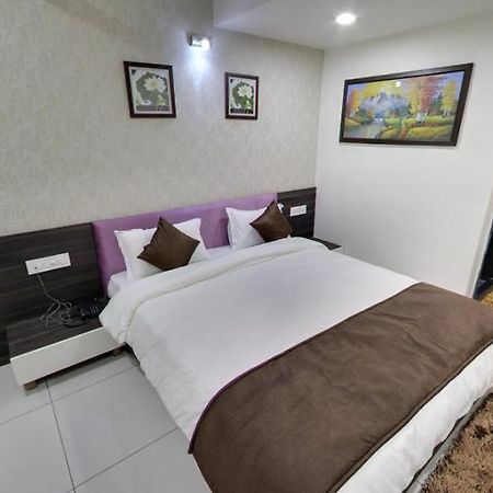 Hotel Best Velly Gandhinagar Buitenkant foto