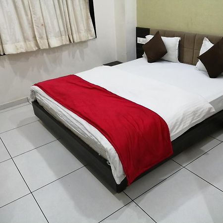 Hotel Best Velly Gandhinagar Buitenkant foto