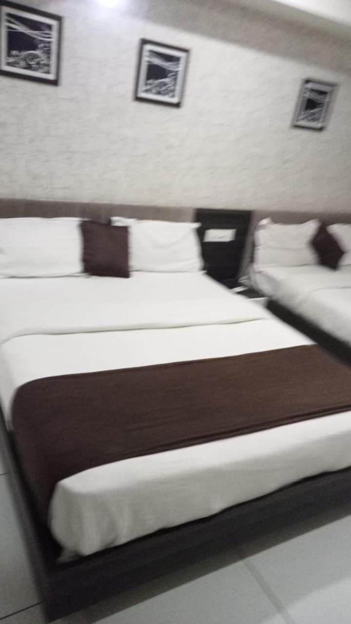 Hotel Best Velly Gandhinagar Buitenkant foto