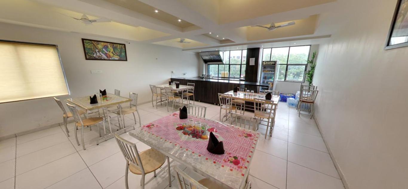 Hotel Best Velly Gandhinagar Buitenkant foto
