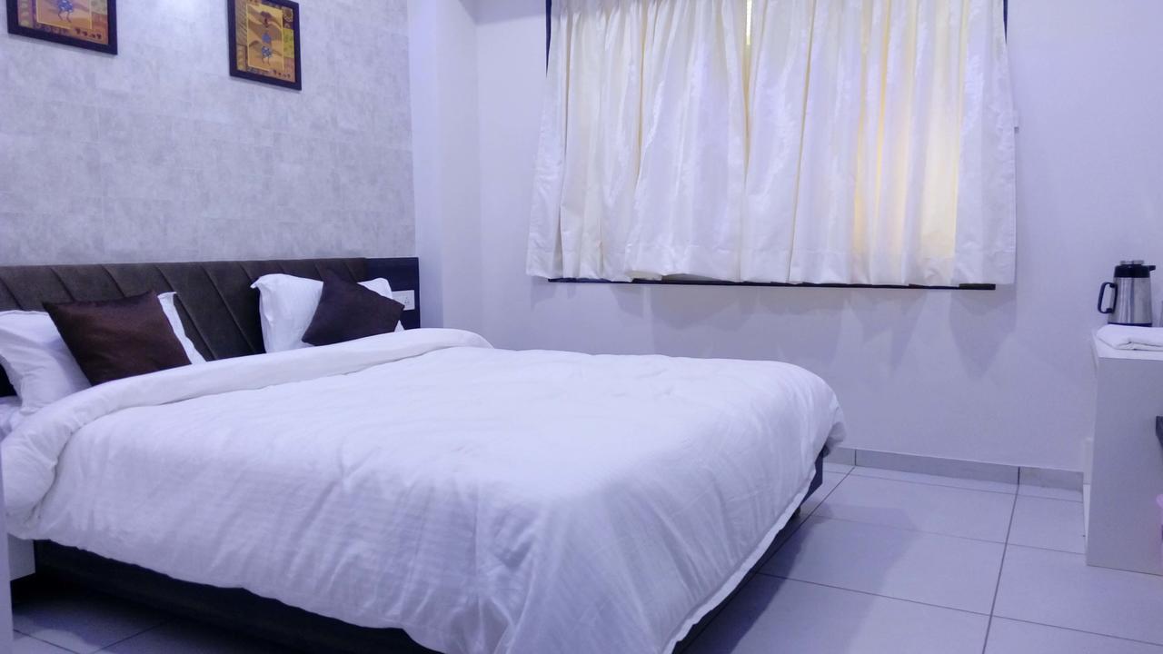 Hotel Best Velly Gandhinagar Buitenkant foto