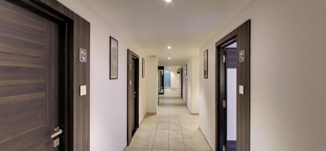Hotel Best Velly Gandhinagar Buitenkant foto