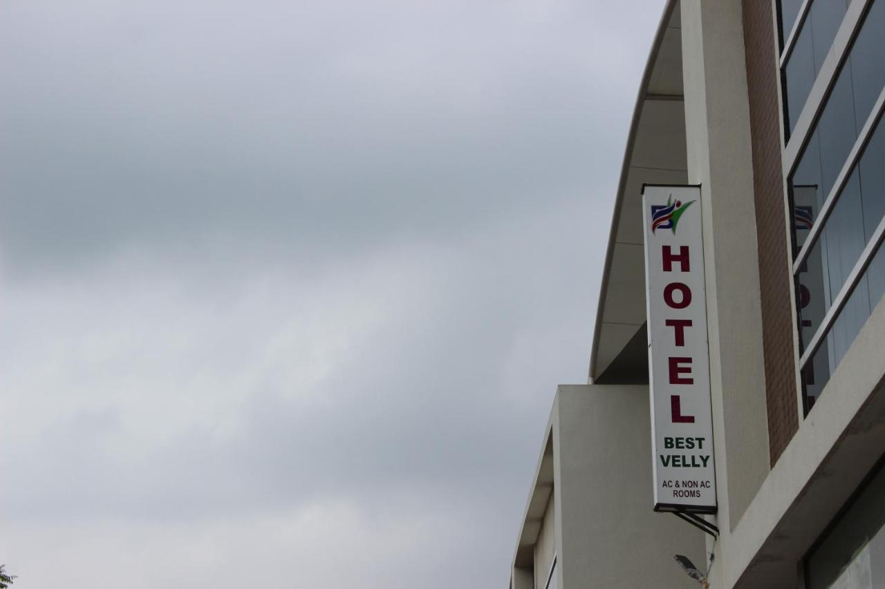 Hotel Best Velly Gandhinagar Buitenkant foto