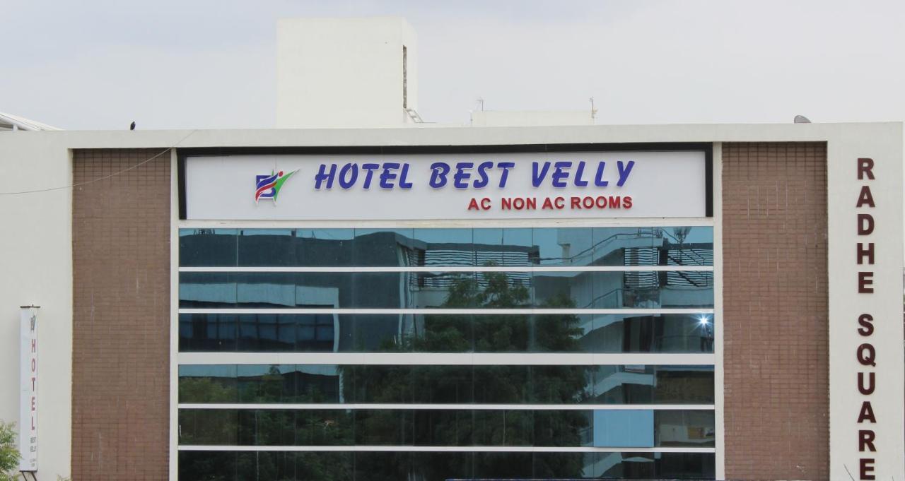 Hotel Best Velly Gandhinagar Buitenkant foto